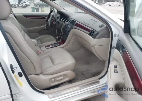 2003 Lexus Es 300 z USA, uszkodzony, nr VIN JTHBF30G536020735